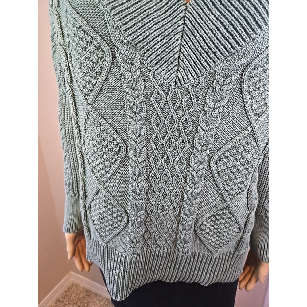 Aerie Women's Green Cable Knit V-Neck Slouchy Long Sleeve Sweater Size Small - Picture 3 of 9